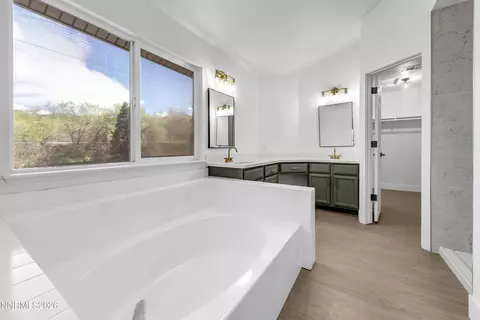 Bath - 40 Eagle Claw Ct, Reno, NV 89523 photo 1 of 5