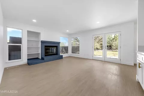 Living - 40 Eagle Claw Ct, Reno, NV 89523 photo 5 of 10