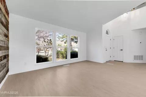 Living - 40 Eagle Claw Ct, Reno, NV 89523 photo 3 of 10