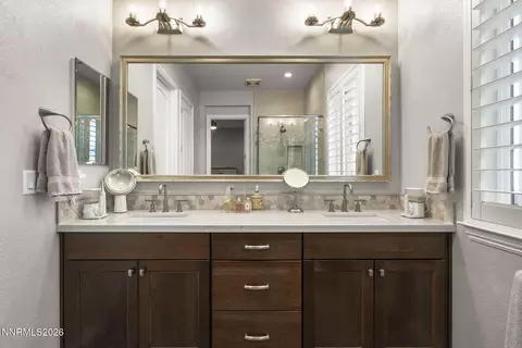 Bath - 2289 White Clay Dr, Reno, NV 89521 photo 2 of 5