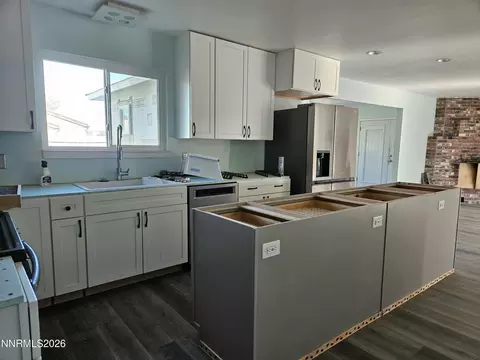 Kitchen - 215 Ruby St, Fernley, NV 89408 photo 4 of 6