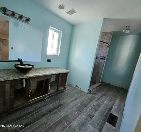Bath - 215 Ruby St, Fernley, NV 89408 photo 3 of 6