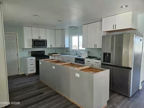 Kitchen - 215 Ruby St, Fernley, NV 89408 photo 3 of 6