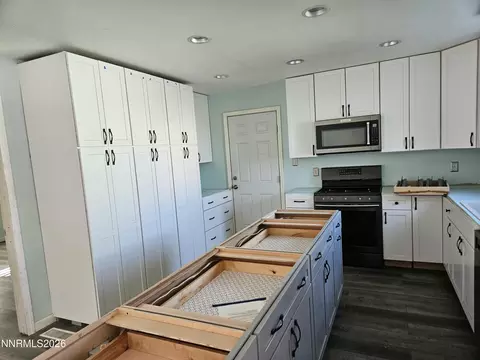 Kitchen - 215 Ruby St, Fernley, NV 89408 photo 1 of 6