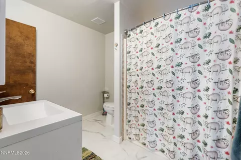 Bath - 21845 Adobe Rd, Reno, NV 89521 photo 5 of 6