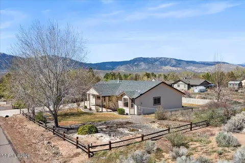 1326 S Santa Barbara Dr, Minden, NV 89423