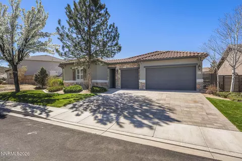 10679 Autumn Walk Ln, Reno, NV 89521