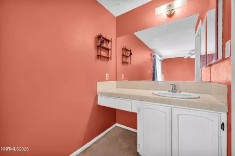 Bath - 3035 Everett Dr, Reno, NV 89503 photo 8 of 8