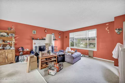 Living - 3035 Everett Dr, Reno, NV 89503 photo 2 of 3