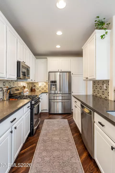 Kitchen - 421 Alysheba Ct, Reno, NV 89521 photo 4 of 6