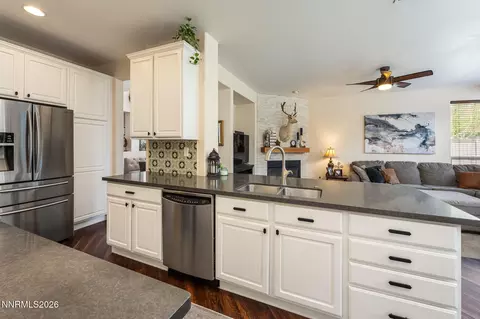 Kitchen - 421 Alysheba Ct, Reno, NV 89521 photo 3 of 6
