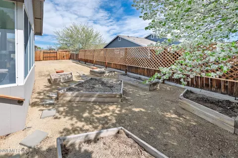 Exterior - 794 Karry Way, Fallon, NV 89406 photo 4 of 6