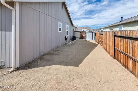 Exterior - 794 Karry Way, Fallon, NV 89406 photo 5 of 6