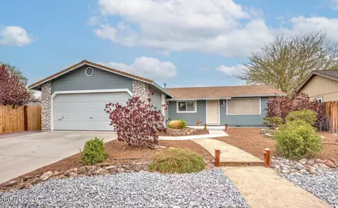 422 Bramble Dr, Fernley, NV 89408