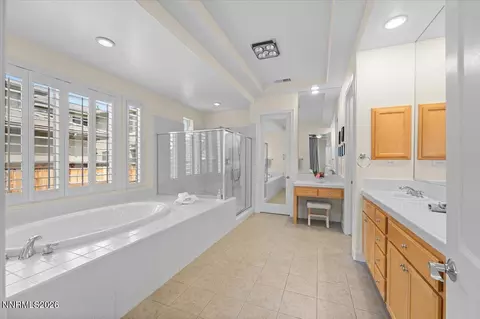 Bath - 10145 Burghley Ct, Reno, NV 89521 photo 1 of 5
