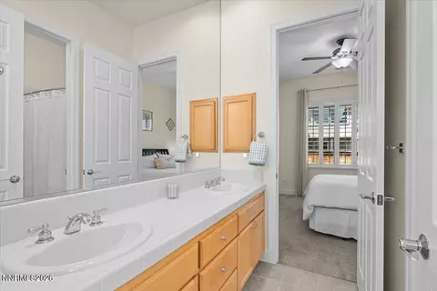 Bath - 10145 Burghley Ct, Reno, NV 89521 photo 4 of 5