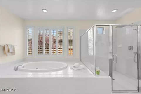 Bath - 10145 Burghley Ct, Reno, NV 89521 photo 2 of 5