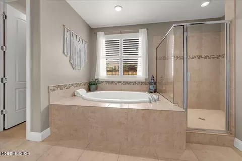 Bath - 1697 Crescent Pointe Ct, Reno, NV 89523 photo 4 of 6