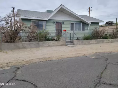 612 F St, Hawthorne, NV 89415