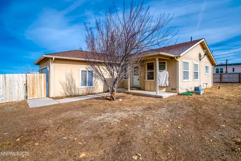 35 Buffalo Ln, Yerington, NV 89447