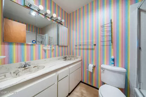 Bath - 2685 Everett Dr, Reno, NV 89503 photo 1 of 3