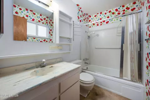 Bath - 2685 Everett Dr, Reno, NV 89503 photo 2 of 3