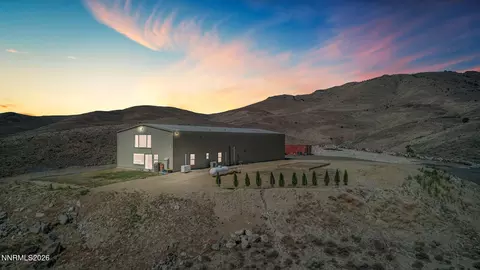 40 Flowery Ave, Dayton, NV 89403