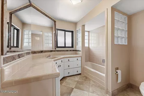 Bath - 1840 Berkeley Dr, Reno, NV 89509 photo 5 of 9