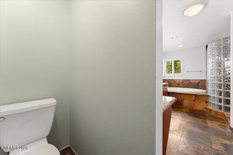Bath - 1840 Berkeley Dr, Reno, NV 89509 photo 9 of 9