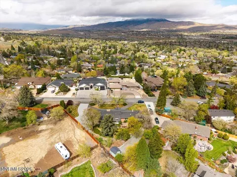 View/Area - 1840 Berkeley Dr, Reno, NV 89509 photo 2 of 4