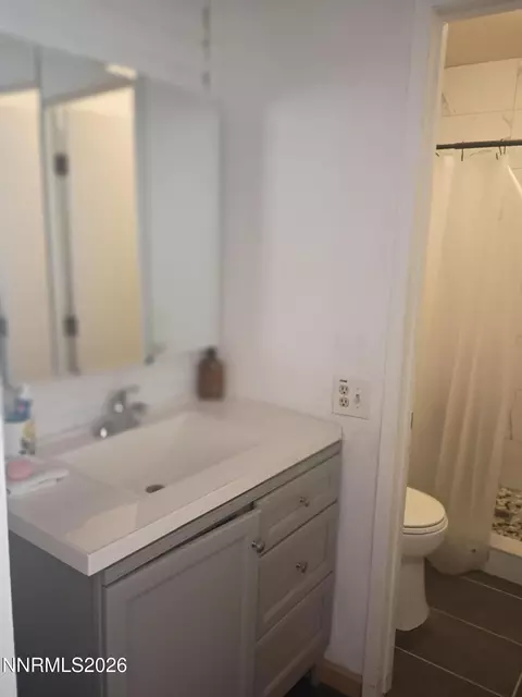 Bath - 32 Castle Way, Carson City, NV 89706 photo 2 of 3