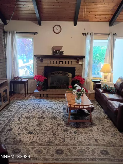 Living - 32 Castle Way, Carson City, NV 89706 photo 2 of 3