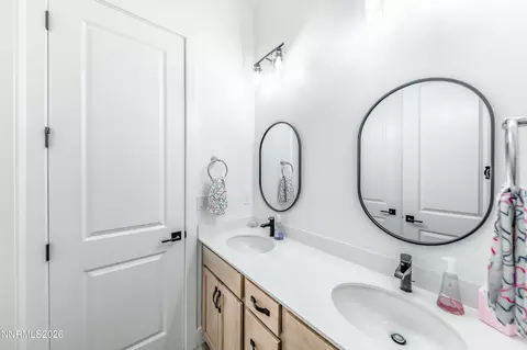 Bath - 2976 Ruby Desert Dr, Reno, NV 89521 photo 6 of 8