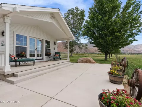 Exterior - 801 Larson Ln, Coleville, CA 96107 photo 6 of 10