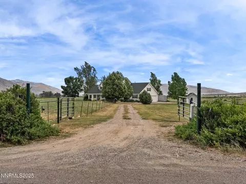 Exterior - 801 Larson Ln, Coleville, CA 96107 photo 2 of 10