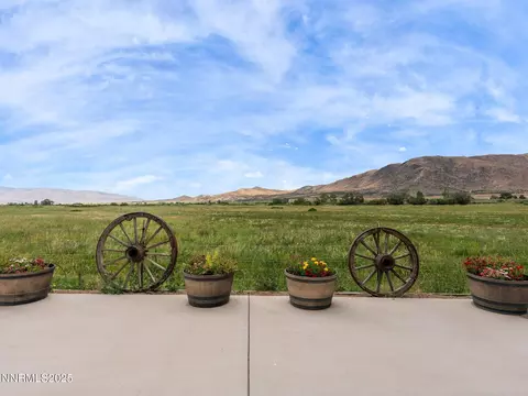 Exterior - 801 Larson Ln, Coleville, CA 96107 photo 8 of 10