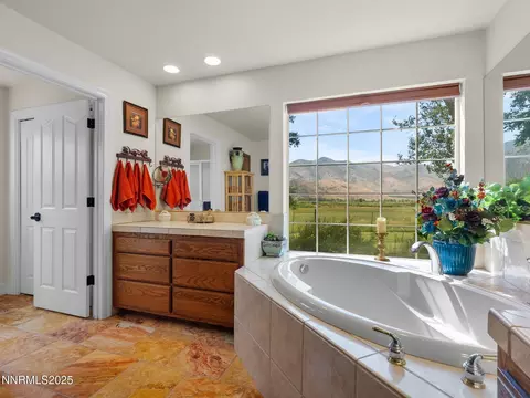 Bath - 801 Larson Ln, Coleville, CA 96107 photo 2 of 3