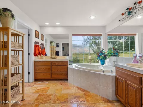 Bath - 801 Larson Ln, Coleville, CA 96107 photo 1 of 3