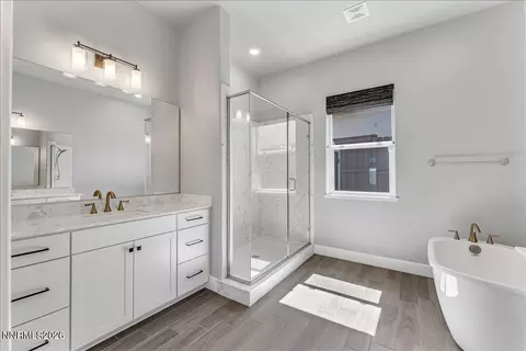 Bath - 14239 Silver Moon Ct, Reno, NV 89521 photo 2 of 4