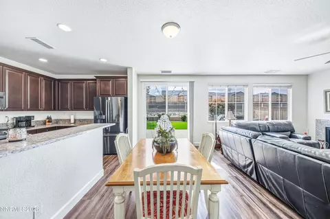 Dining - 2084 Whitecliff Dr, Reno, NV 89521 photo 3 of 3
