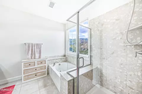 Bath - 2084 Whitecliff Dr, Reno, NV 89521 photo 2 of 5