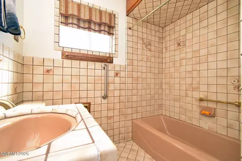 Bath - 10 E J St, Sparks, NV 89431 photo 3 of 4