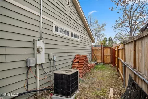 Exterior - 4730 Spring Dr, Reno, NV 89502 photo 9 of 10