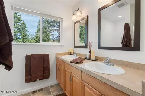 Bath - 226 S Benjamin Dr, Stateline, NV 89449 photo 1 of 3