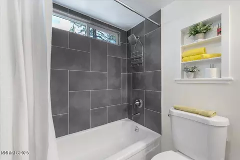 Bath - 226 S Benjamin Dr, Stateline, NV 89449 photo 2 of 3