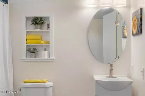 Bath - 226 S Benjamin Dr, Stateline, NV 89449 photo 3 of 3