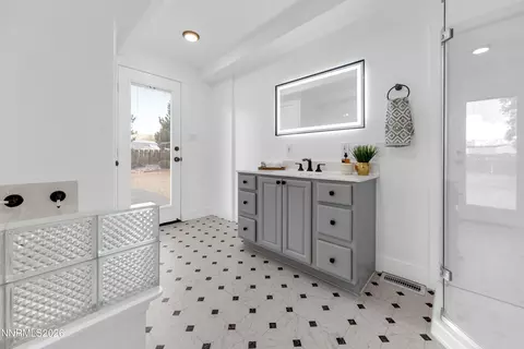 Bath - 2610 E Nye Ln, Carson City, NV 89706 photo 3 of 4