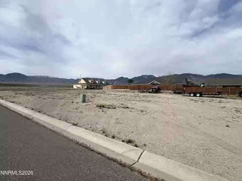 255 Sage St, Hawthorne, NV 89415