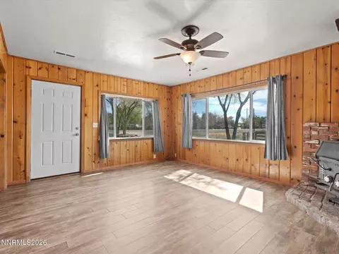 Living - 970 Mclean Rd, Fallon, NV 89406 photo 5 of 20