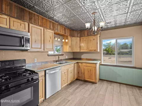 Kitchen - 970 Mclean Rd, Fallon, NV 89406 photo 2 of 4